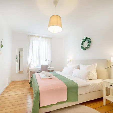 Luxus Im Altbau Mit Kuche Und Smart-tv Apartment